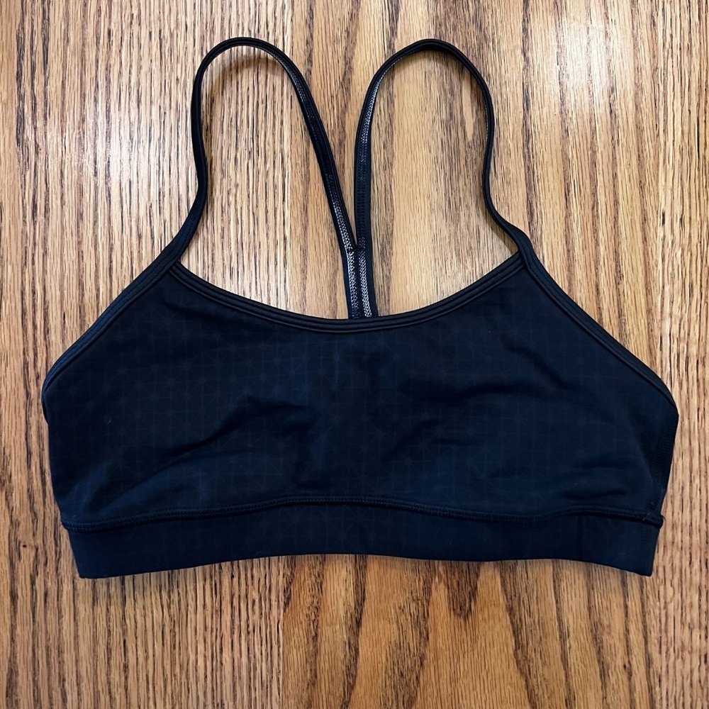 Lululemon Black Sports Bra Starburst Metallic Threads Size 6